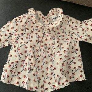 Old navy baby blouse, 3-6 months. Like new.